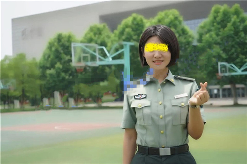 某武警学校女厕偷拍即将毕业的美女学员❤️以后看不到她的美鲍了 - 内容 1
