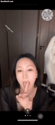 【抖音 L.露】巨乳丰满女神 几百一场的会议+高价定制 很顶 - 内容 4
