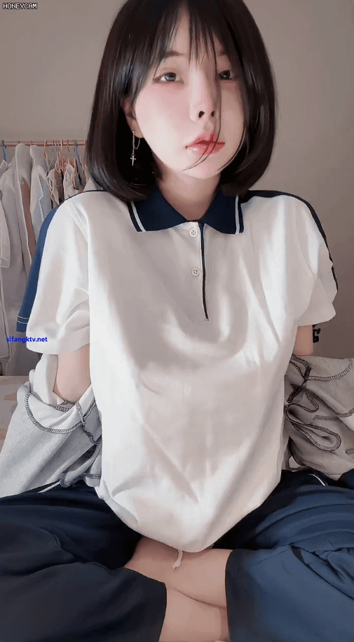抖音清纯小美女【向碌肉丸】大尺度定制私拍骚舞 - 内容 1