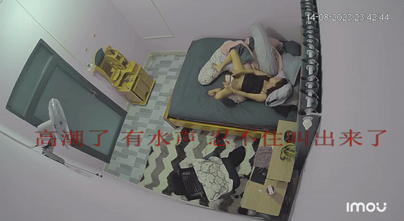 黑客破解萤石云家庭摄像头偷拍❤️骚妇老公出差和他视频神交把自己玩到高潮